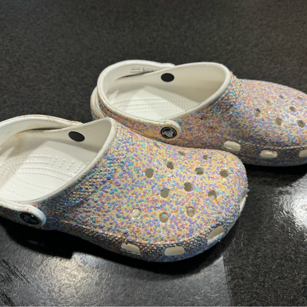 Croc J6 glittery